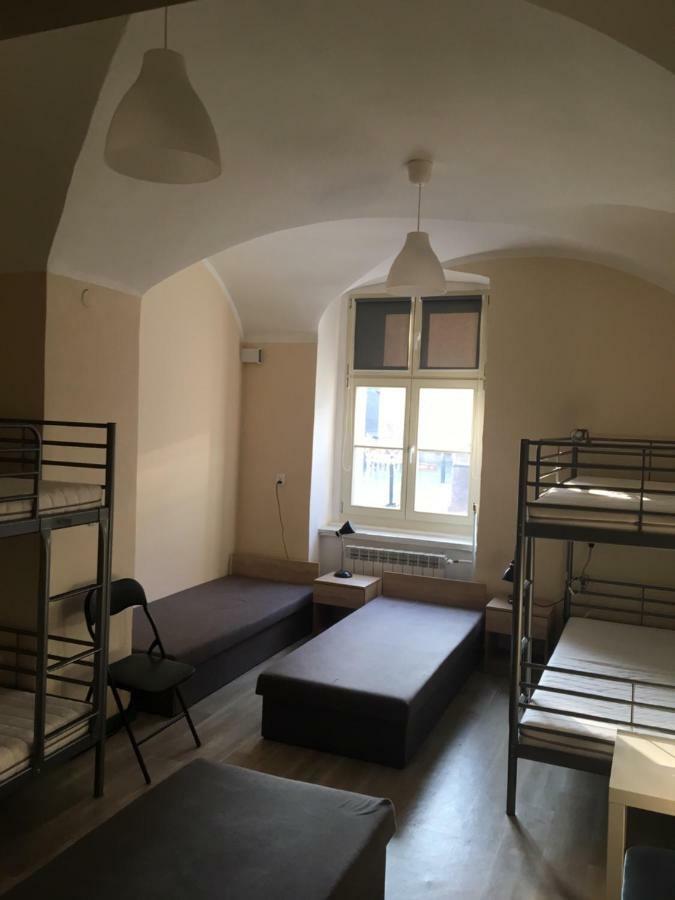 Hostel Staromiejski Гнезно Екстер'єр фото