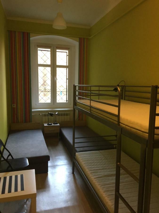 Hostel Staromiejski Гнезно Екстер'єр фото